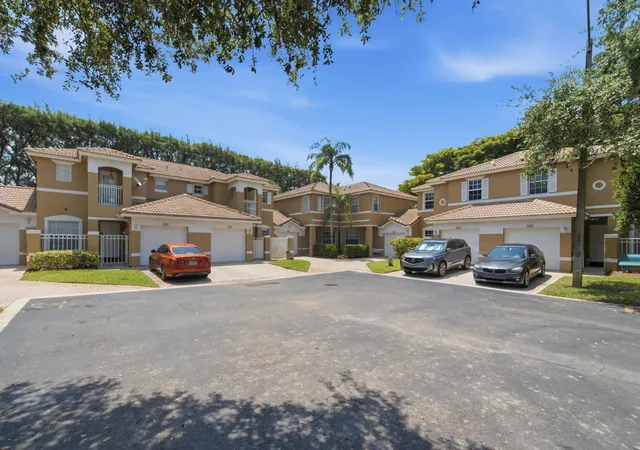 Homes for sale in Sunrise, FL | 2824 Nw 99Th Ter, Sunrise, FL 33322 | MLS# B26044488