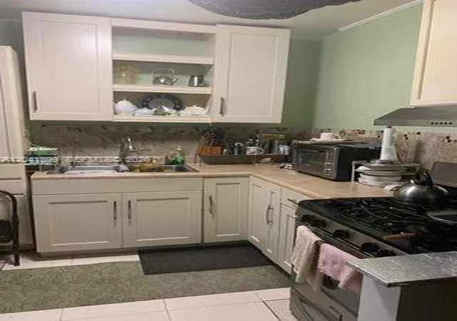1st image of 809 Ne 140th St, North Miami, FL 33161 | MLS# A12041899