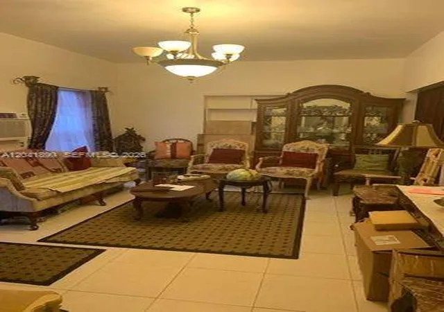 3rd image of 809 Ne 140th St, North Miami, FL 33161 | MLS# A12041899