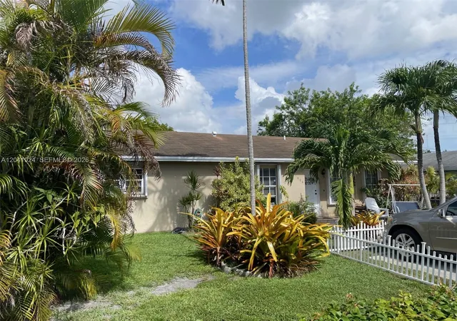 28th image of 906 Sw 8th Ave, Hallandale Beach, FL 33009 | MLS# A12041924