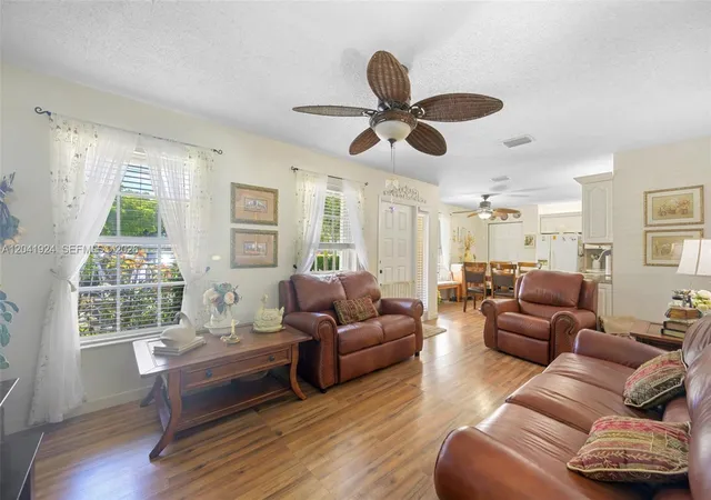 5th image of 906 Sw 8Th Ave, Hallandale Beach, FL 33009 | MLS# A12041924