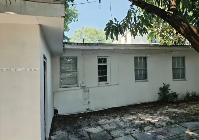 Listing Photo 2 - Condo for sale in building located at 241 NW 32nd St, Miami, FL 33127