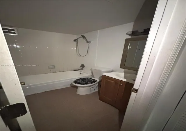2nd image of 5325 Curry Frd Rd, Orlando, FL 32812
