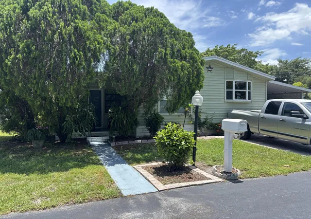 Photo 1 of Manufactured home for sale at 4520 Nw 68th Place, Coconut Creek, FL 33073 | MLS# B26044599 | Listing updated on 2026-10-05