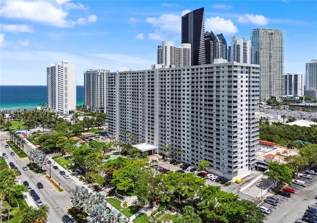 2nd image of 210 174Th St #405, Sunny Isles Beach, FL 33160 | MLS# A12041741