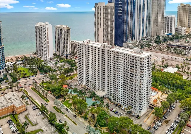 3rd image of 210 174Th St #405, Sunny Isles Beach, FL 33160 | MLS# A12041741
