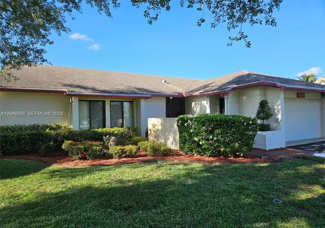 Homes for sale in Boca Raton, FL | 10301 Greenbriar Ct, Boca Raton, FL 33498 | MLS# A12042057