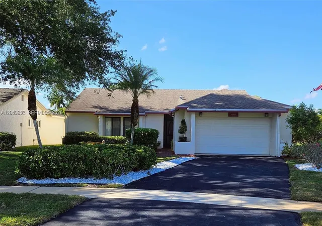 Homes for sale in Boca Raton, FL | 10301 Greenbriar Ct, Boca Raton, FL 33498 | MLS# A12042057