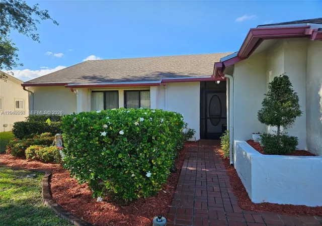 Homes for sale in Boca Raton, FL | 10301 Greenbriar Ct, Boca Raton, FL 33498 | MLS# A12042057