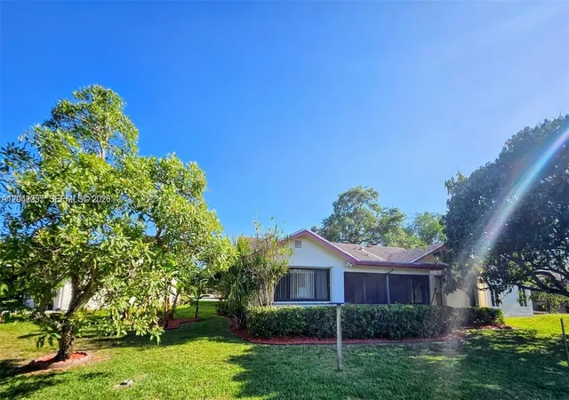 Homes for sale in Boca Raton, FL | 10301 Greenbriar Ct, Boca Raton, FL 33498 | MLS# A12042057