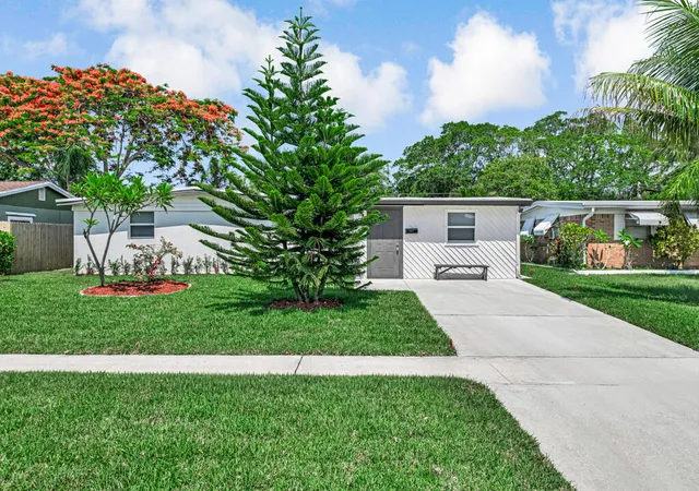 1st image of 12063 Acapulco Ave, Palm Beach Gardens, FL 33410 | MLS# B26044577