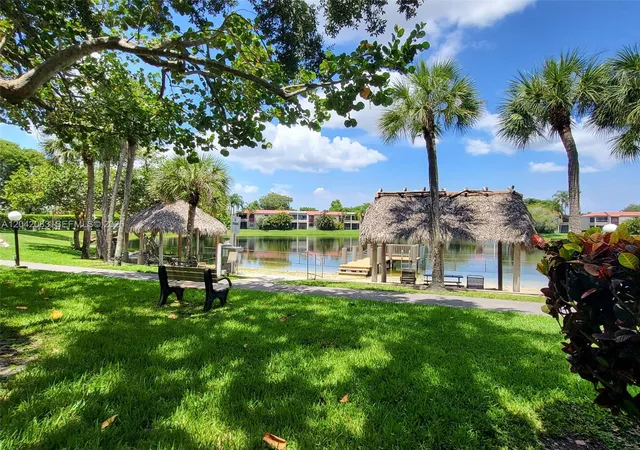 13th image of 900 Colony Point Cir #107, Pembroke Pines, FL 33026 | MLS# A12042083