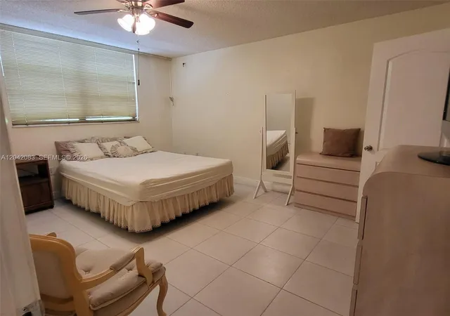 5th image of 900 Colony Point Cir #107, Pembroke Pines, FL 33026 | MLS# A12042083