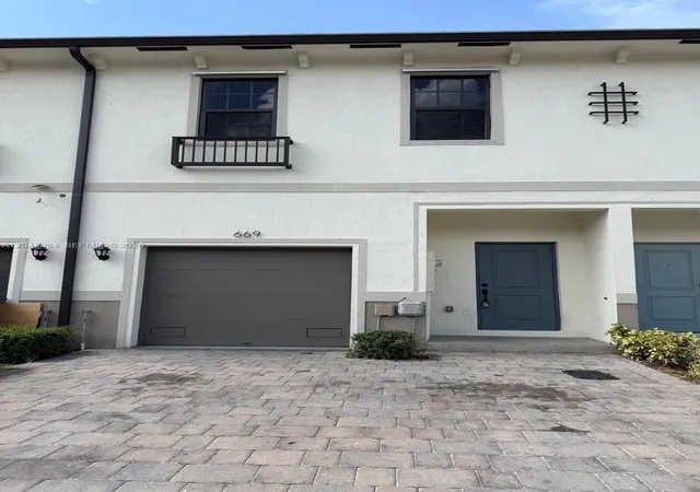 Homes for sale in Florida City, FL | 669 Sw 11th St, Florida City, FL 33034 | MLS# A12042084