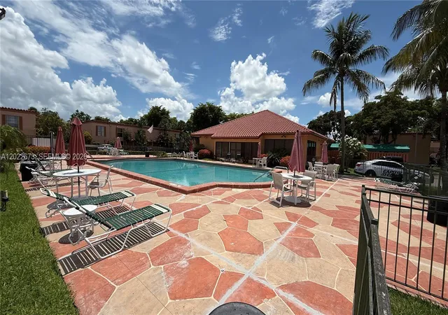 Homes for sale in Miami Lakes, FL | 7220 Fairway Dr #G4, Miami Lakes, FL 33014 | MLS# A12022673