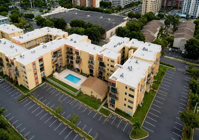 2nd image of 1975 W 44Th Pl, Hialeah, FL 33012