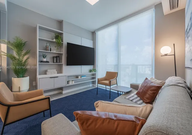 3rd image of 227 Ne 2Nd St #3104, Miami, FL 33132 | MLS# A12042175