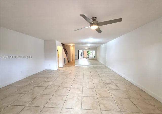4th image of 14237 SW 94th Cir Ln, Miami, FL 33186