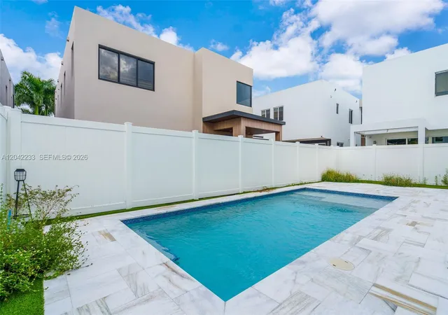 35th image of 7533 Nw 98th Ct, Doral, FL 33178 | MLS# A12042233