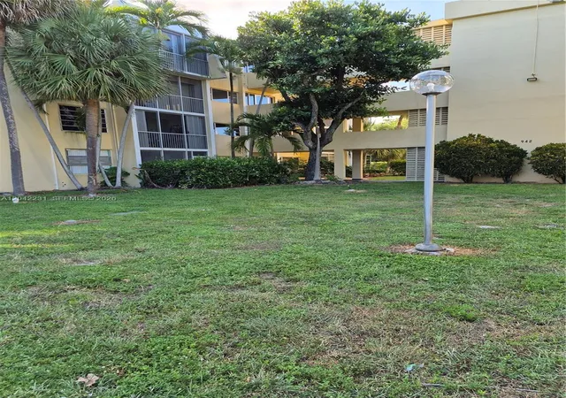 Homes for sale in Miami, FL | 942 Ne 199Th St #4G, Miami, FL 33179 | MLS# A12042231