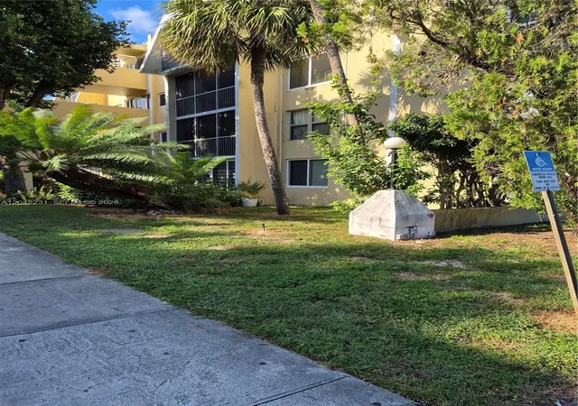 Homes for sale in Miami, FL | 942 Ne 199Th St #4G, Miami, FL 33179 | MLS# A12042231