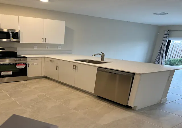 5th image of 11889 Sw 245Th Ter, Homestead, FL 33032 | MLS# A12039800