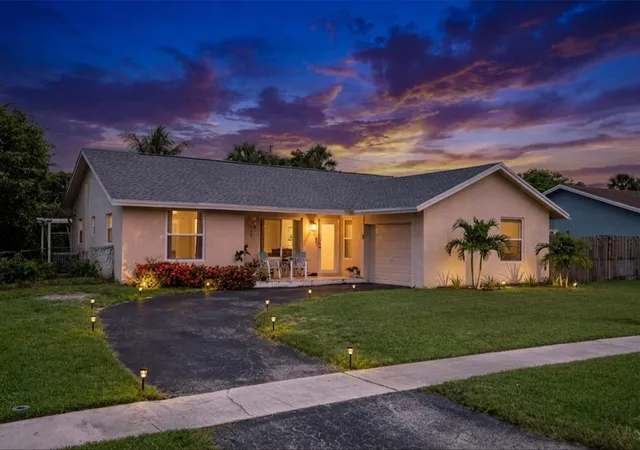 Single family home for sale at 9544 Richmond Cir, Boca Raton, FL 33434 | MLS# B26044736