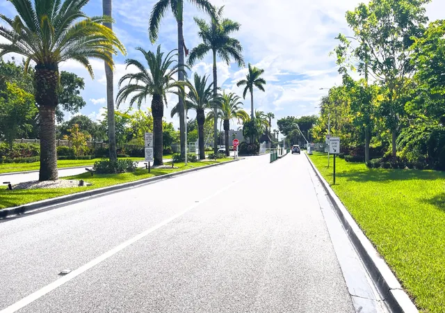 2nd image of 15640 Bottlebrush Cir, Delray Beach, FL 33484 | MLS# B26044767