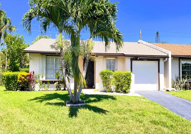 3rd image of 15640 Bottlebrush Cir, Delray Beach, FL 33484 | MLS# B26044767