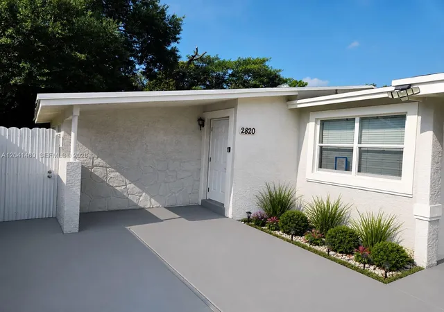 4th image of 2820 Nw 14Th Ct, Fort Lauderdale, FL 33311 | MLS# A12041480