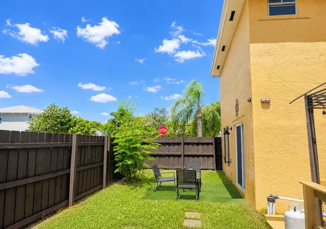 Homes for sale in Tamarac, FL | 5788 Woodland Point Dr, Tamarac, FL 33319 | MLS# A12042297