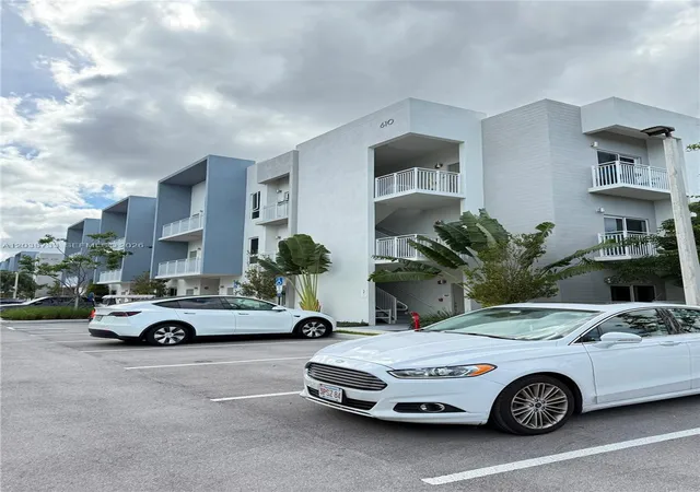 4th image of 610 Ne 2Nd St, Dania Beach, FL 33004