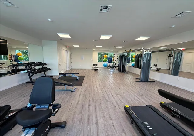 2nd image of 610 Ne 2Nd St, Dania, FL 33004