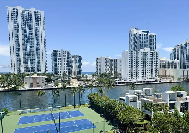 3rd image of 1000 Parkview Dr #726, Hallandale Beach, FL 33009 | MLS# A12042277