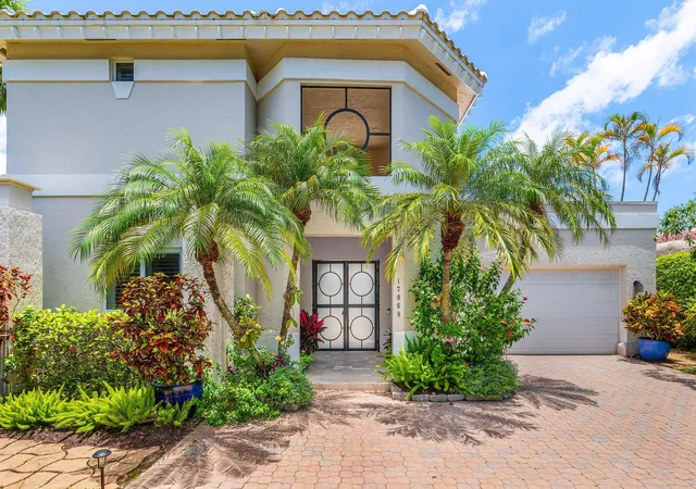 Homes for sale in Boca Raton, FL | 17069 Royal Cove Wy, Boca Raton, FL 33496 | MLS# B26044919