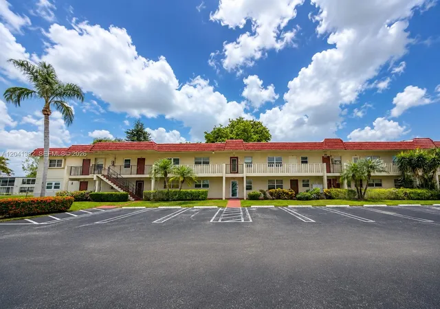 1st image of 20 Abbey Ln #101, Delray Beach, FL 33446 | MLS# A12041332