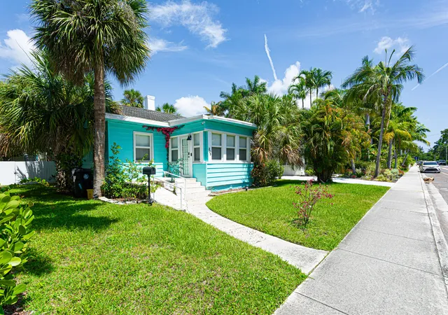 4th image of 305 N Lakeside Dr, Lake Worth Beach, FL 33460 | MLS# B26045001