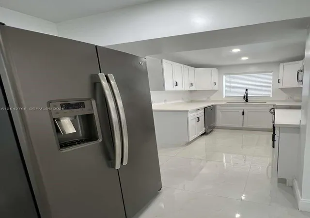 3rd image of 2850 Nw 7Th St, Fort Lauderdale, FL 33311 | MLS# A12042768