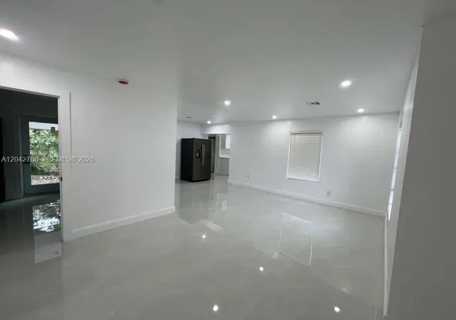 4th image of 2850 Nw 7Th St, Fort Lauderdale, FL 33311 | MLS# A12042768