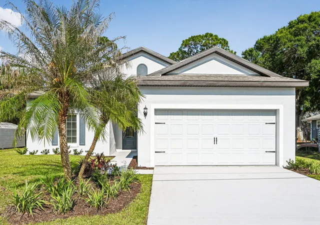 Photo 3 of Single family home for sale at 6010 Hickory Dr, Fort Pierce, FL 34982 | MLS# B26045036 | Listing updated on 2026-10-01
