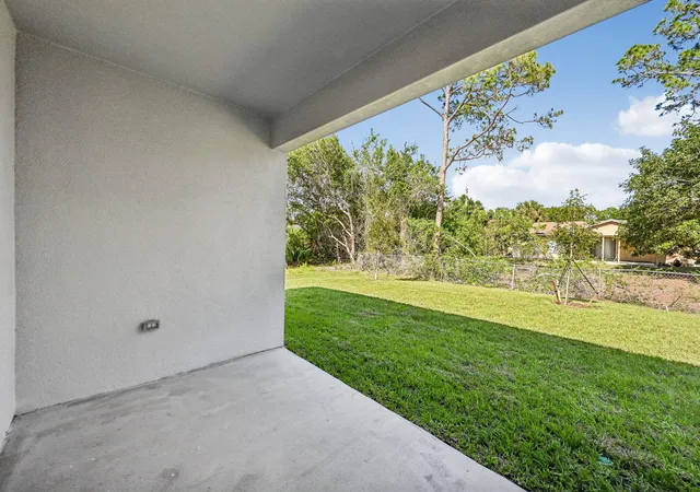 Photo 4 of Single family home for sale at 6010 Hickory Dr, Fort Pierce, FL 34982 | MLS# B26045036 | Listing updated on 2026-10-01