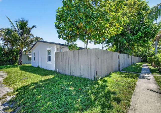 Multi family home for sale at 3382 Rudolf Rd, Lake Worth, FL 33461 | MLS# B26045062