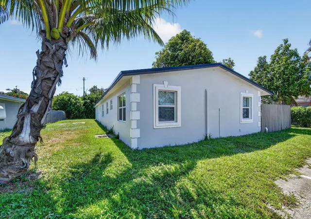 Photo 2 of House for sale at 3382 Rudolf Rd, Lake Worth, FL 33461 | MLS# B26045062 | Listing updated on 2026-09-23