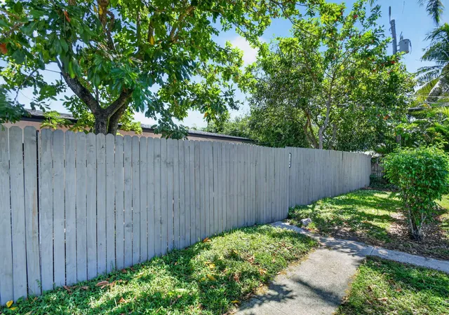 Photo 4 of House for sale at 3382 Rudolf Rd, Lake Worth, FL 33461 | MLS# B26045062 | Listing updated on 2026-09-23