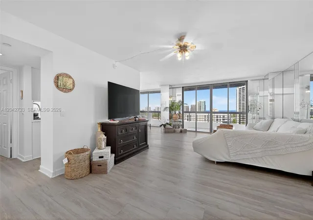 4th image of 3500 Mystic Pointe Dr #1804, Aventura, FL 33180 | MLS# A12042733