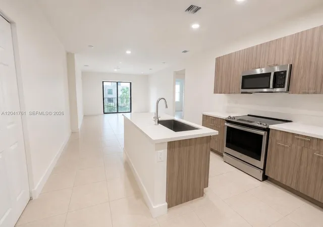 2nd image of 4636 Nw 84th Ave #45, Doral, FL 33166 | MLS# A12041761