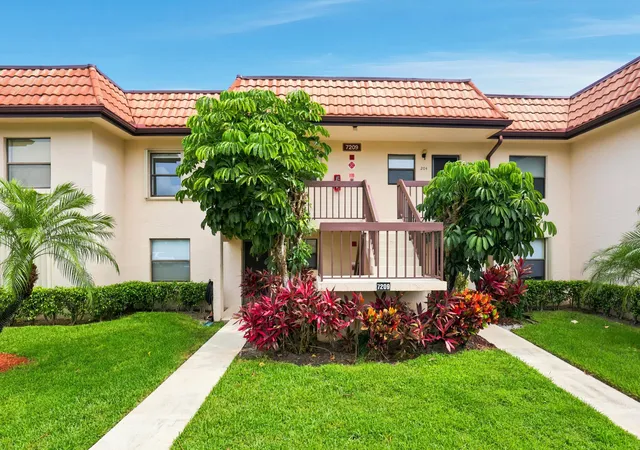 Homes for sale in Lake Worth, FL | 7209 Golf Colony Ct #203, Lake Worth, FL 33467 | MLS# B26045069