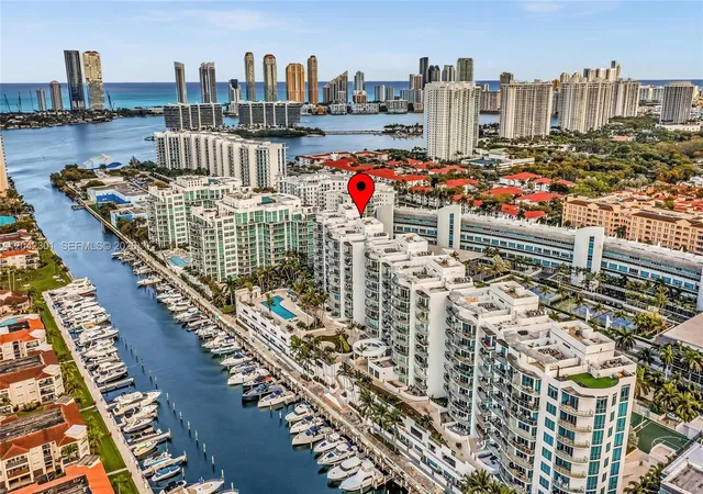 2nd image of 3029 Ne 188Th St, Miami, FL 33180