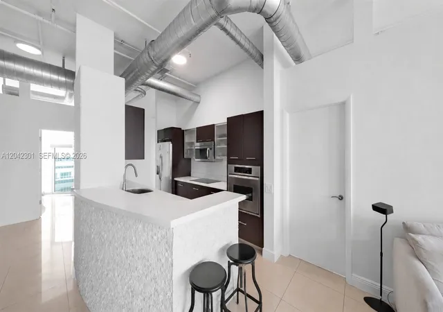 4th image of 3029 Ne 188Th St #822, Miami, FL 33180 | MLS# A12042301