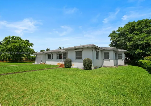 3rd image of 20 Sw 4Th St, Dania, FL 33004 | MLS# A12042904